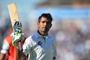 Shafiq dedicates hundred to late Hanif