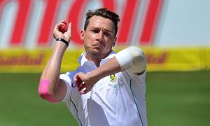 Steyn strikes twice on Test return