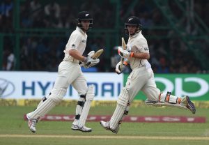 Williamson leads NZ reply on rain-hit day