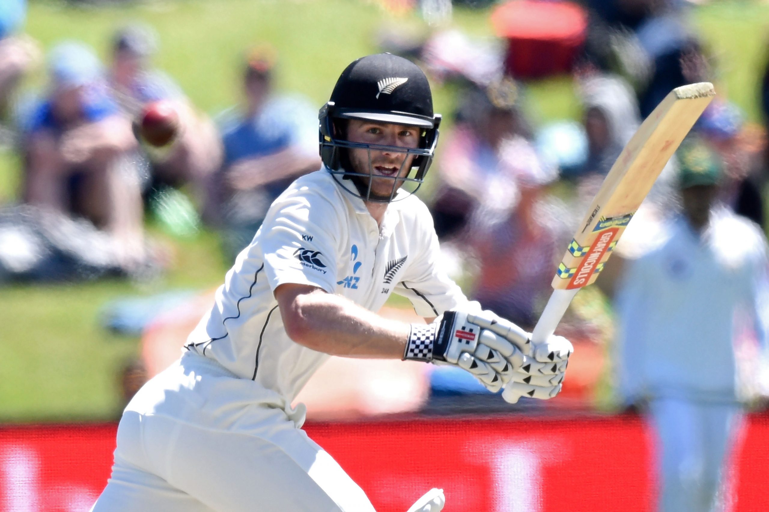 New Zealand thrash Pakistan