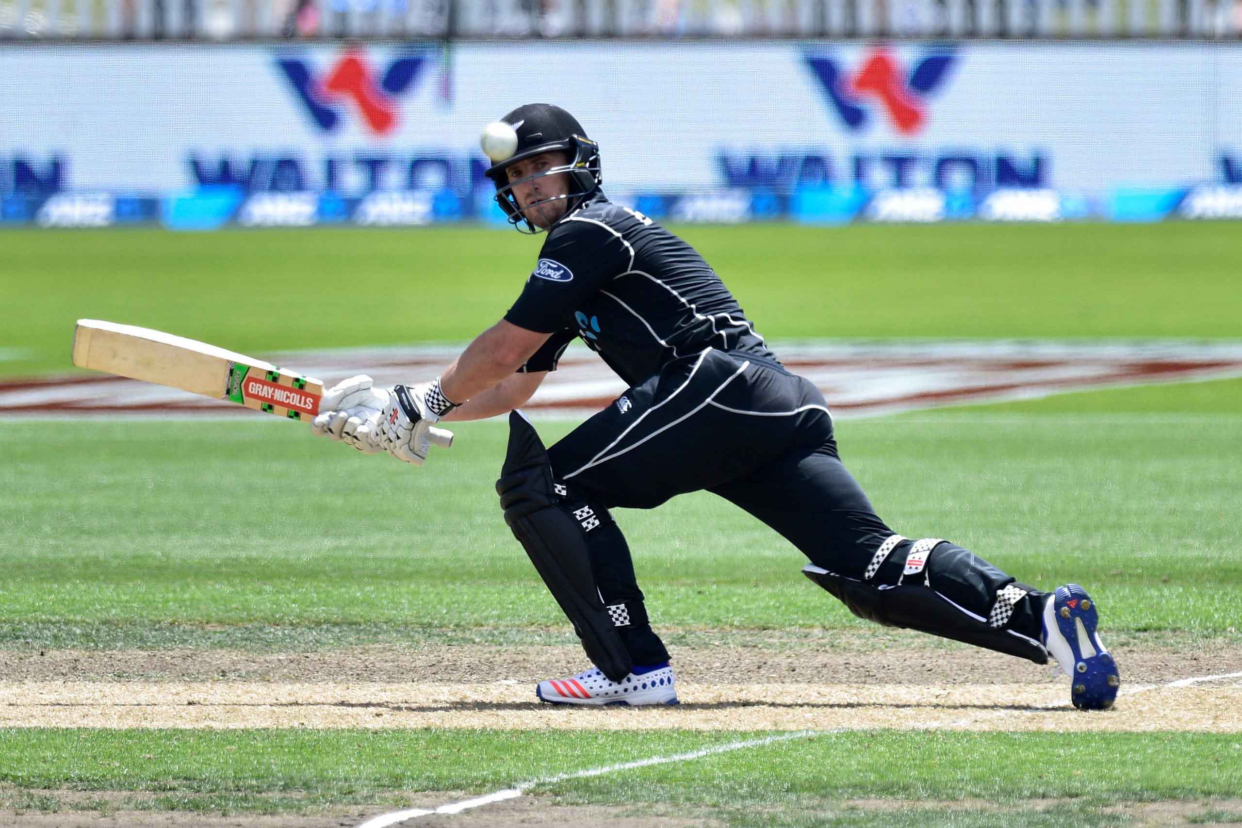 Broom hundred sets up New Zealand series win