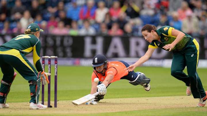 ICC urges higher pay to stop women leaving game