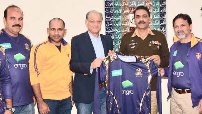 Nadeem Omar presents Quetta Gladiators official jersey to DG ISPR