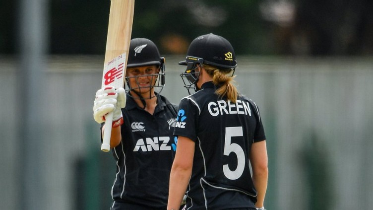 New Zealand women post new ODI all-time record 490-4 in Ireland rout