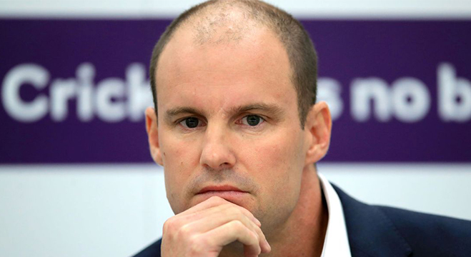 Strauss steps down from England cricket director role