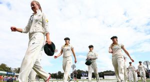 Lanning calls for more Test cricket
