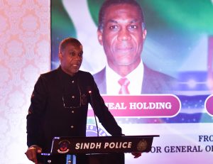 Michael Holding- No Holding Back